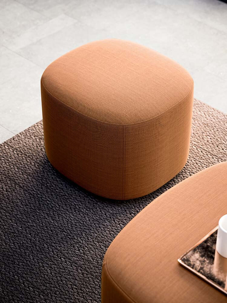 8-Divani-e-poltroncine-Living-ABBEY-per-Aree-comuni-Area-dattesa-Residenziale-Hospitality-Hotel-Bar-e-ristorante-Campus-e-formazione-Negoz-5