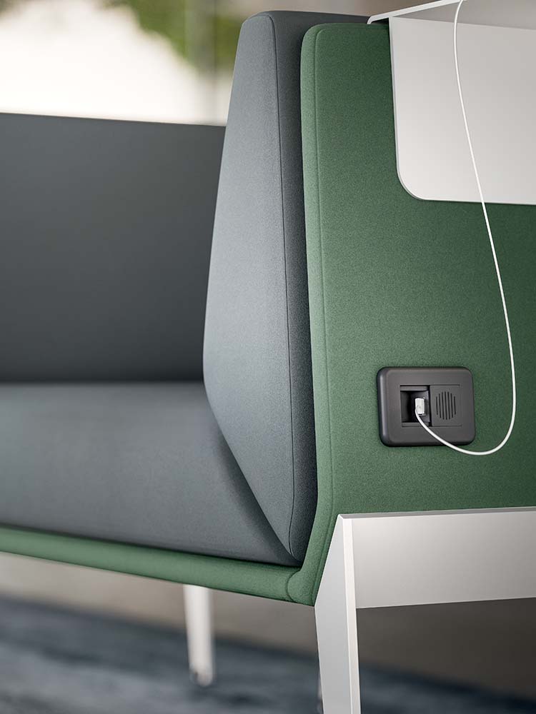 Divani-e-poltroncine-Living-ACCORD-per-Residenziale-Aree-comuni-Area-dattesa-Hospitality-Hotel-Campus-e-formazione-Collettivita-4