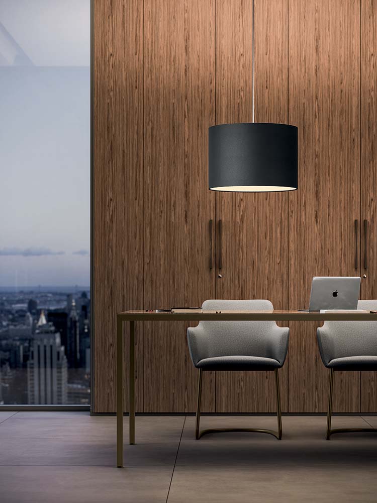 Lampade-a-sospensione-Lighthing-HALFMOON-per-Residenziale-Hotel-Bar_e_ristorante