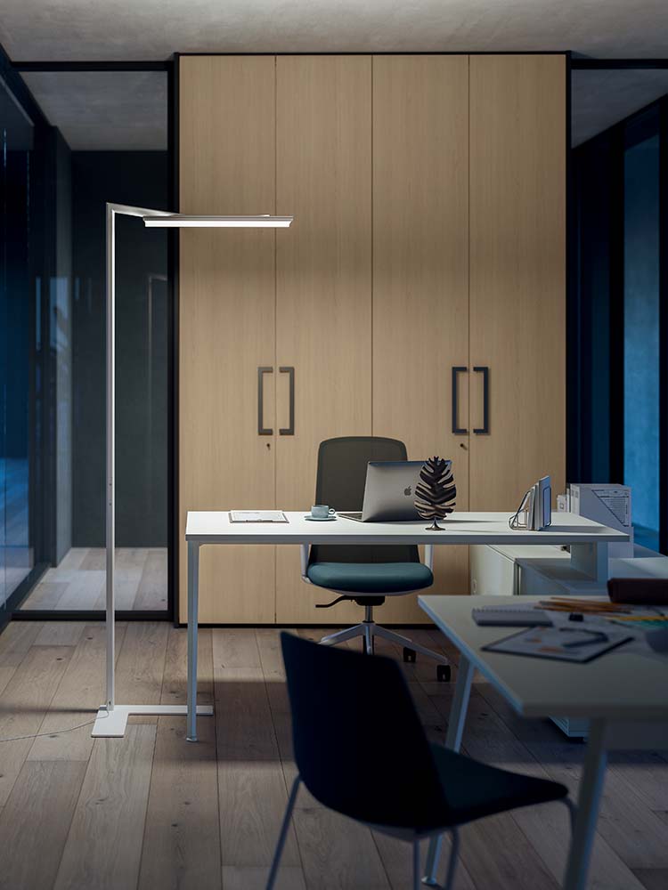 Lampade-da-terra-per-ufficio-Lighthing-FLY-per-Direzione-Operativo-2