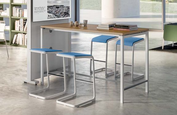 Sedie-Living-C-STOOL-anteprima-575x375