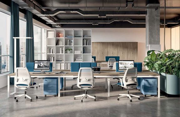 scrivania-operativa-x4-per-uffici-campus-aereoporti-e-meeting-anteprima-575x375