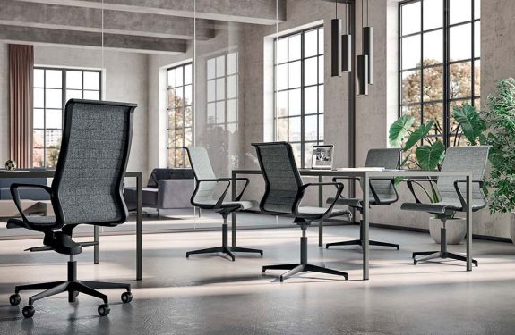 sedia-direzionale-dinamica-per-uffici-direzionali-operativi-e-sale-meeting-anteprima-575x375